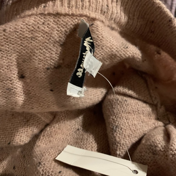 NWT. Madewell Donegal  V-Neck Sweater - Picture 6 of 7